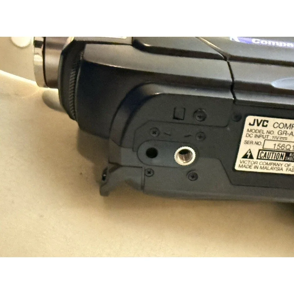 JVC GR-AX760U Compact VHS-C Video Camcorder 600x Zoom Untested